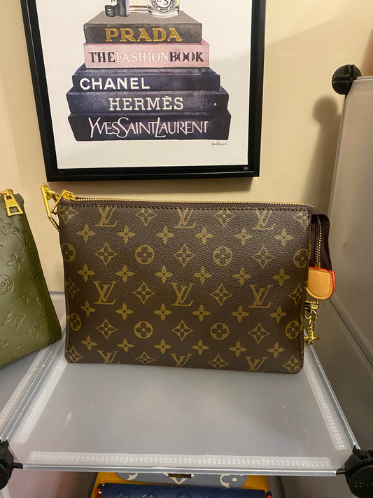 Louis Vuitton crossbody bag