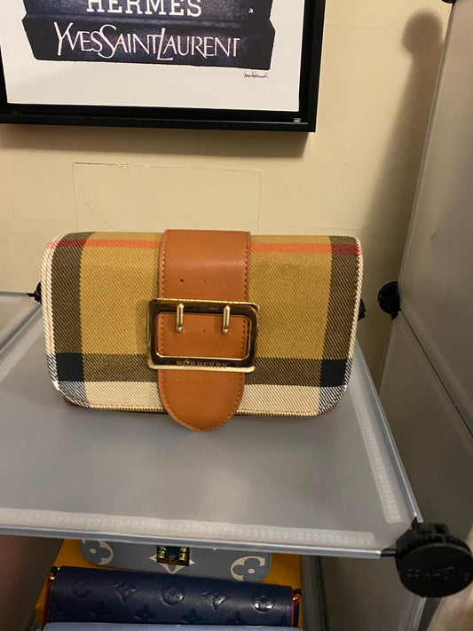 Burberry clutch bag