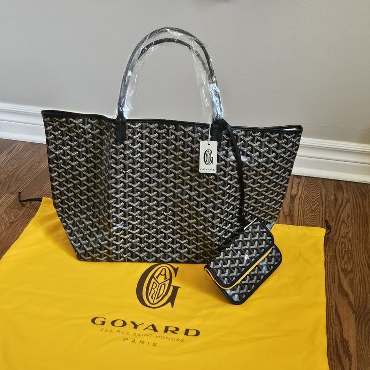 Black and white Goyard bag